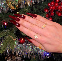 Load image into Gallery viewer, Candlelight Kiss