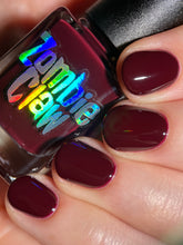 Load image into Gallery viewer, Candlelight Kiss